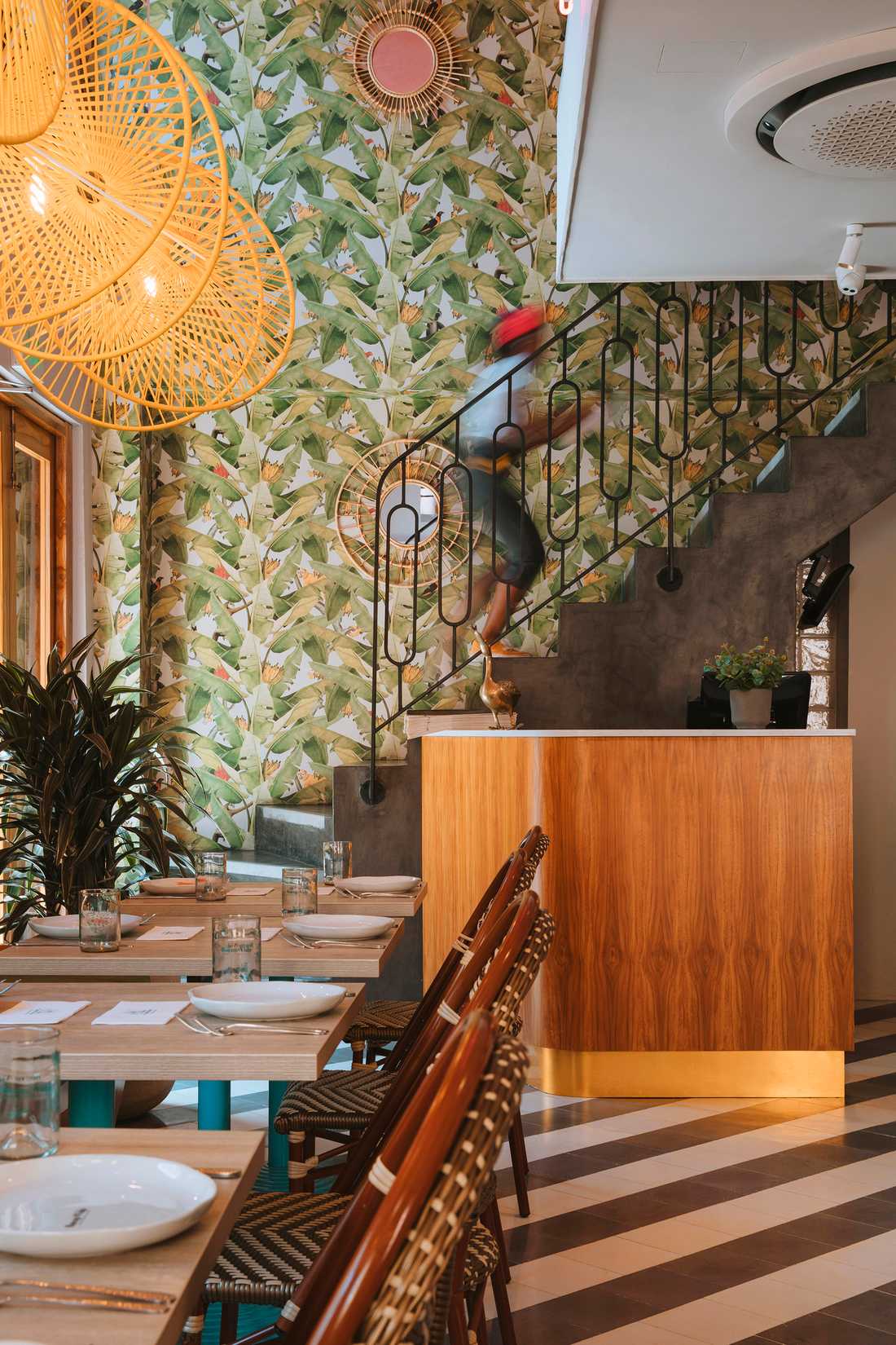 Architecture d'inteéieur d'un restaurant-bar dans l'agglomération bruxelloise